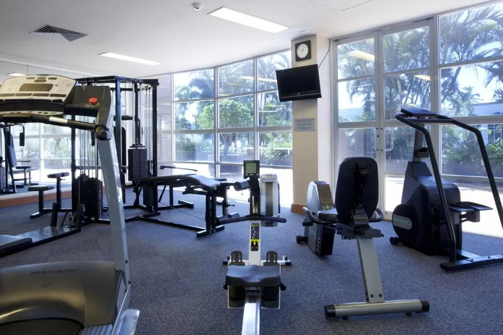 http://greatpacifictravels.com.au/hotel/images/hotel_img/11620485538Doubletree Hilton Cairns-gym